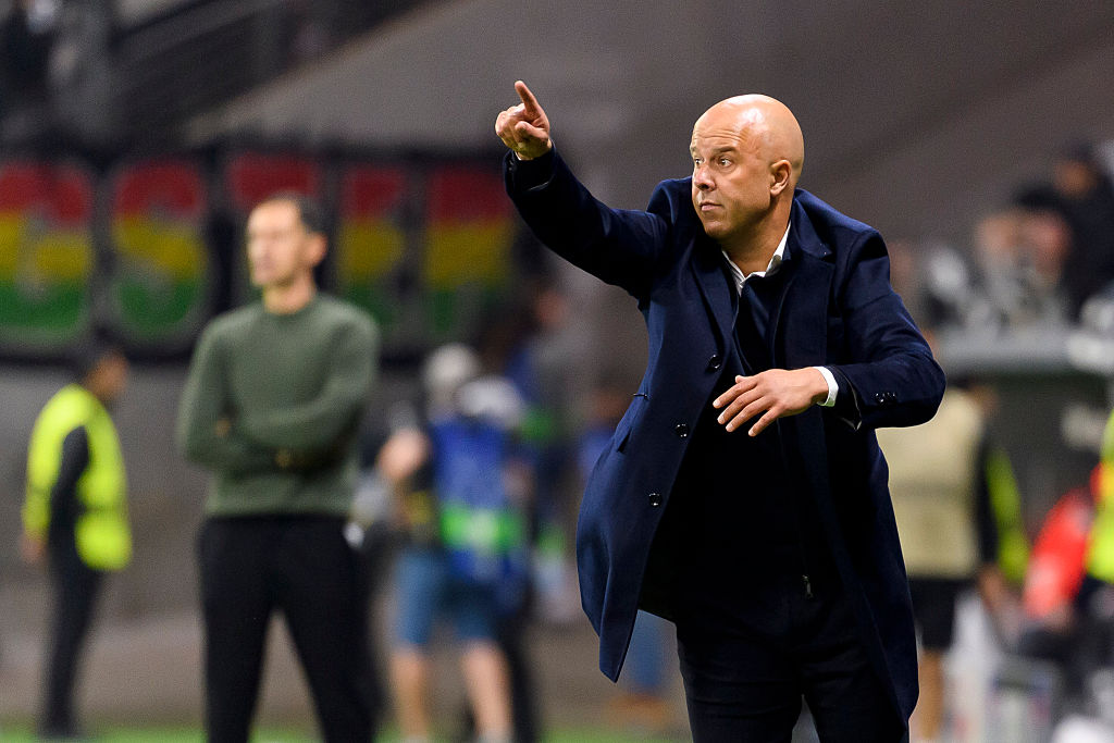 Catch all the thrilling action from the Premier League live on Showmax PL.