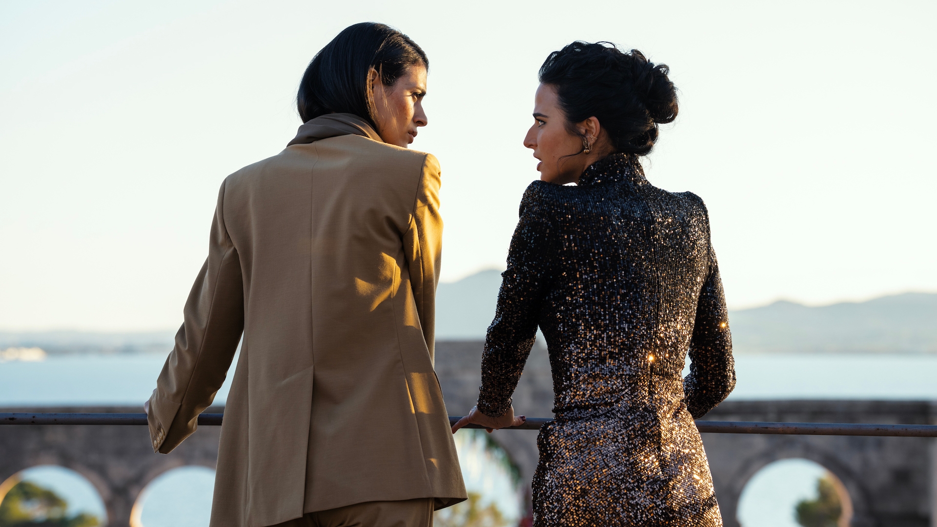 Laysla De Oliveira as Cruz Manuelos and Stephanie Nur as Aaliyah In Special Ops: Lioness
